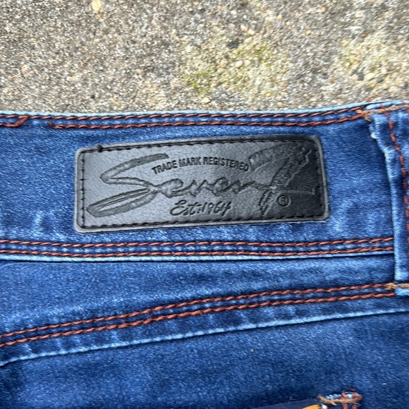 Seven jeans, rocker, slim, size 27, with diamond accented buttons - Picture 11 of 11